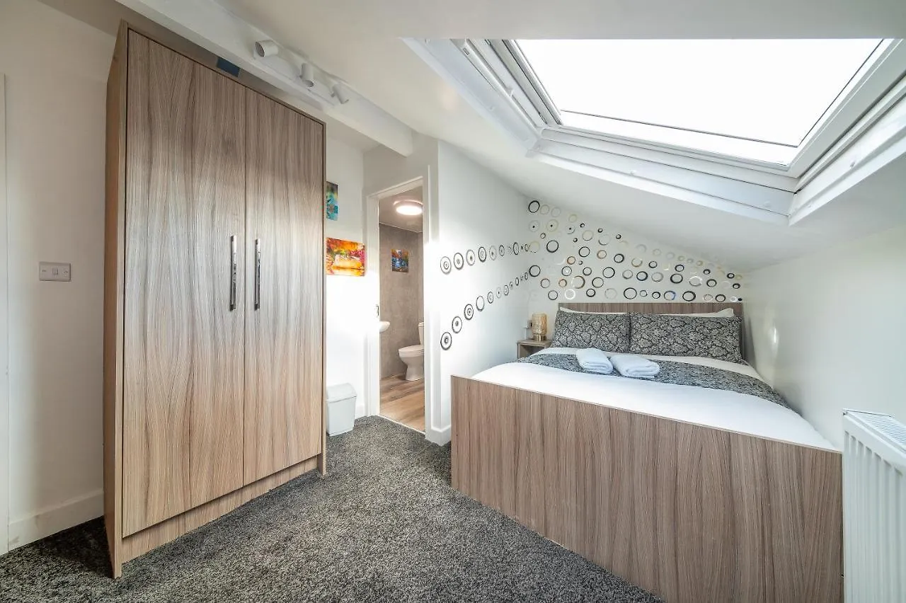 Habitación en casa particular *Ra12S* For Your Most Relaxed & Cosy Stay + Free Parking + Free Fast Wifi * Leeds