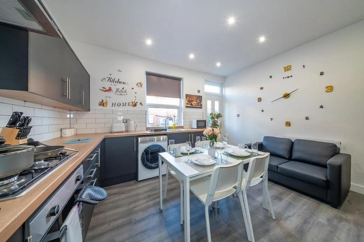 Habitación en casa particular *Ra12S* For Your Most Relaxed & Cosy Stay + Free Parking + Free Fast Wifi * Leeds  Reino Unido